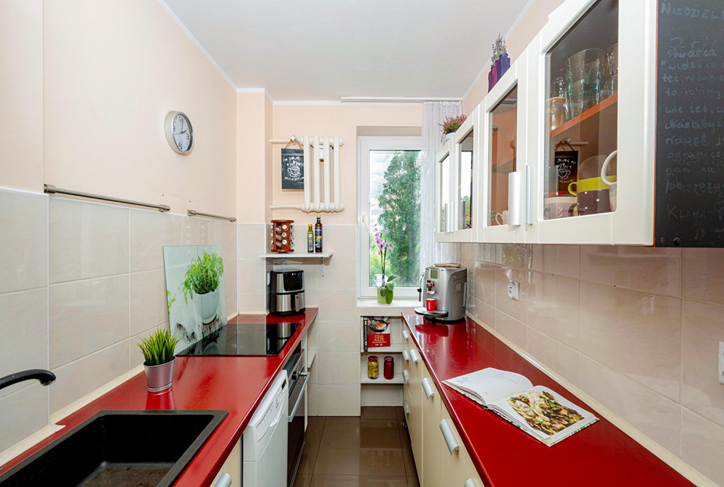 fragment kuchni w luksusowym apartamencie na sprzedaż Warszawa