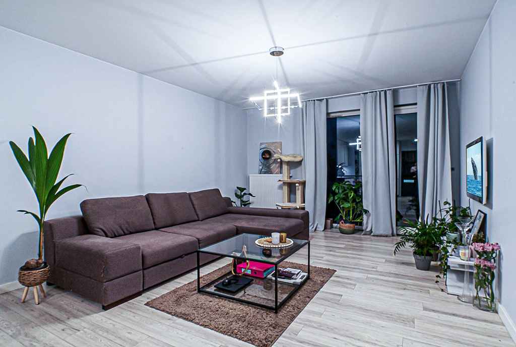 zbliżenie na salon w luksusowym apartamencie do wynajmu Bolesławiec