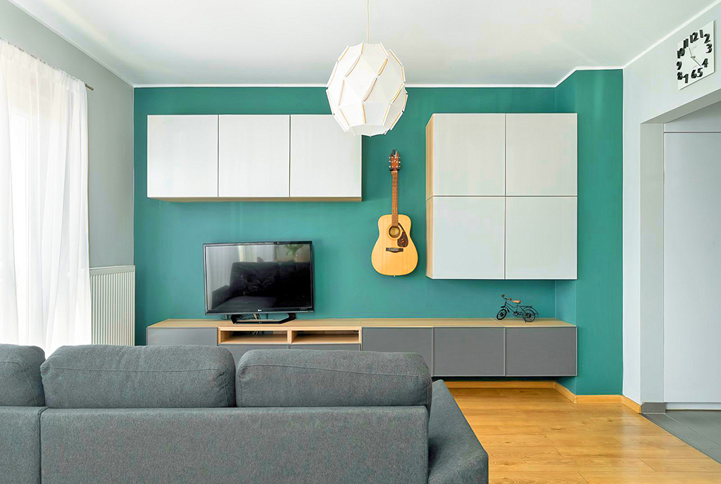 widok na pokój dzienny w luksusowym apartamencie na sprzedaż Poznań okolice