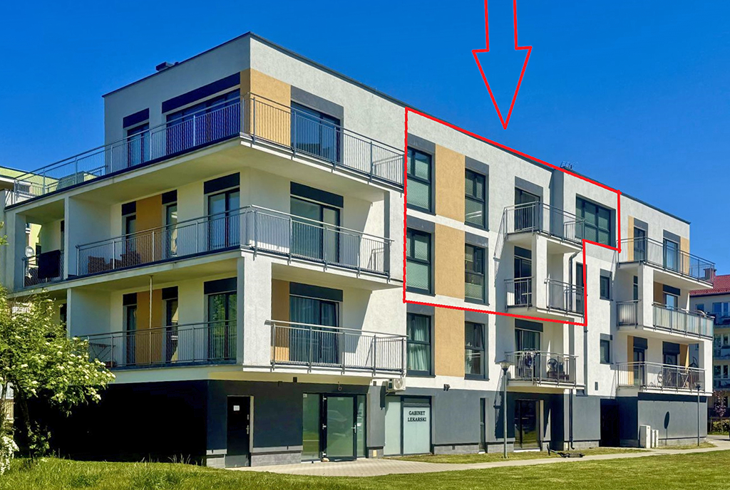 imponujący budynek, którym znajduje się oferowany na sprzedaż ekskluzywny apartament Słupsk