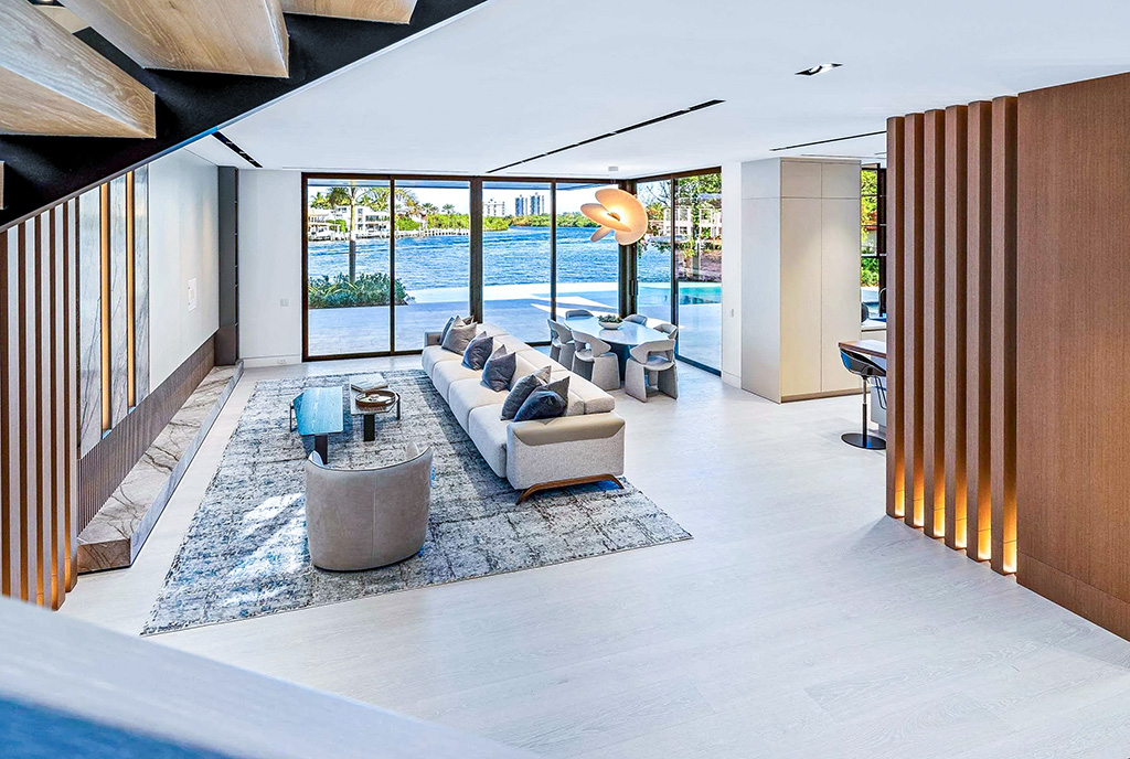 widok z górnej kondygnacji na parter ekskluzywnej willi na sprzedaż Florida Stany Zjednoczone Ameryki