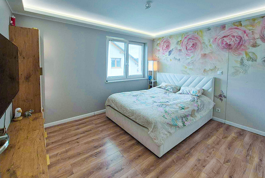 komfortowa sypialnia w ekskluzywnej willi na sprzedaż Gdańsk okolice