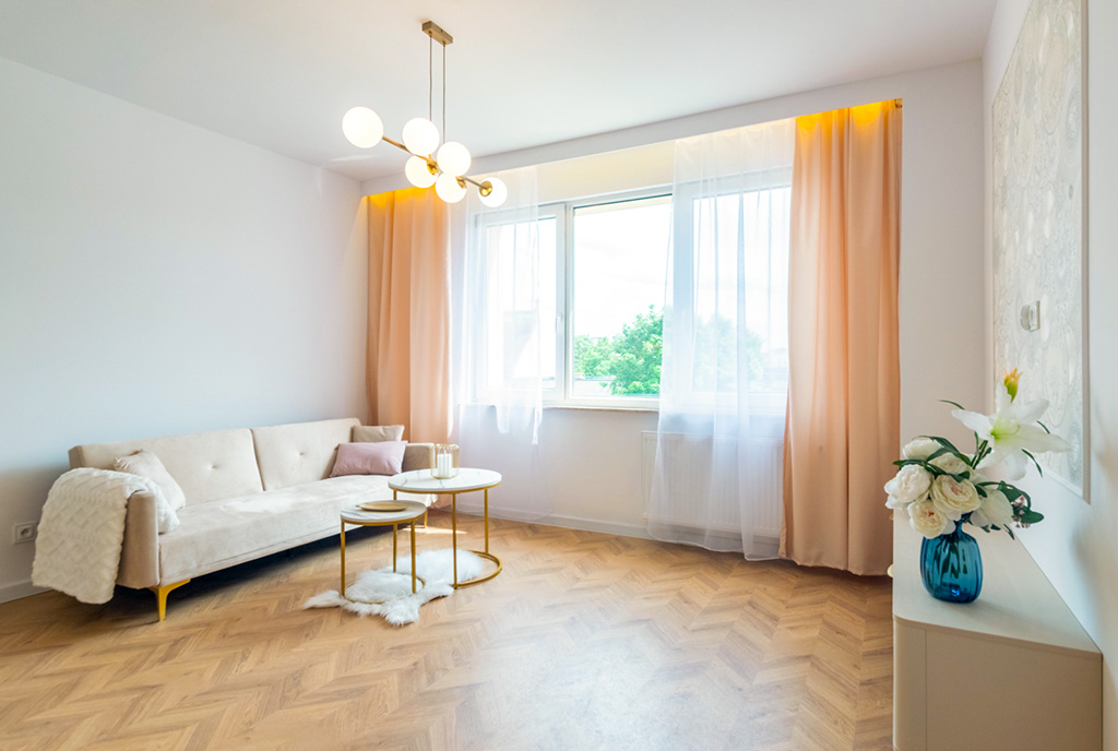 fragment pokoju dziennego w luksusowym apartamencie na sprzedaż Gdańsk