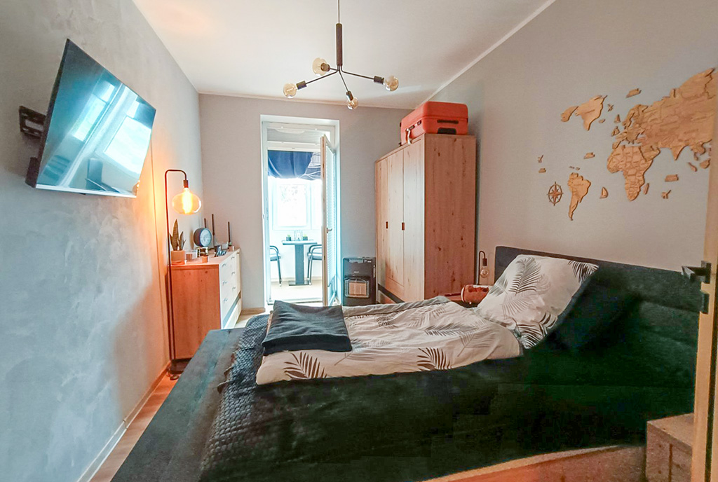 na zdjęciu sypialnia w ekskluzywnym apartamencie na sprzedaż Legnica
