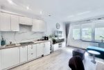 fragment kuchni w luksusowym apartamencie na sprzedaż Słupsk