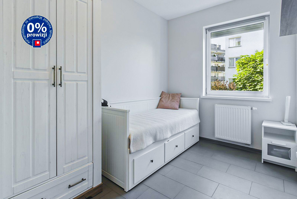 jeden z pokoi w ekskluzywnym apartamencie na sprzedaż Warszawa (okolice)