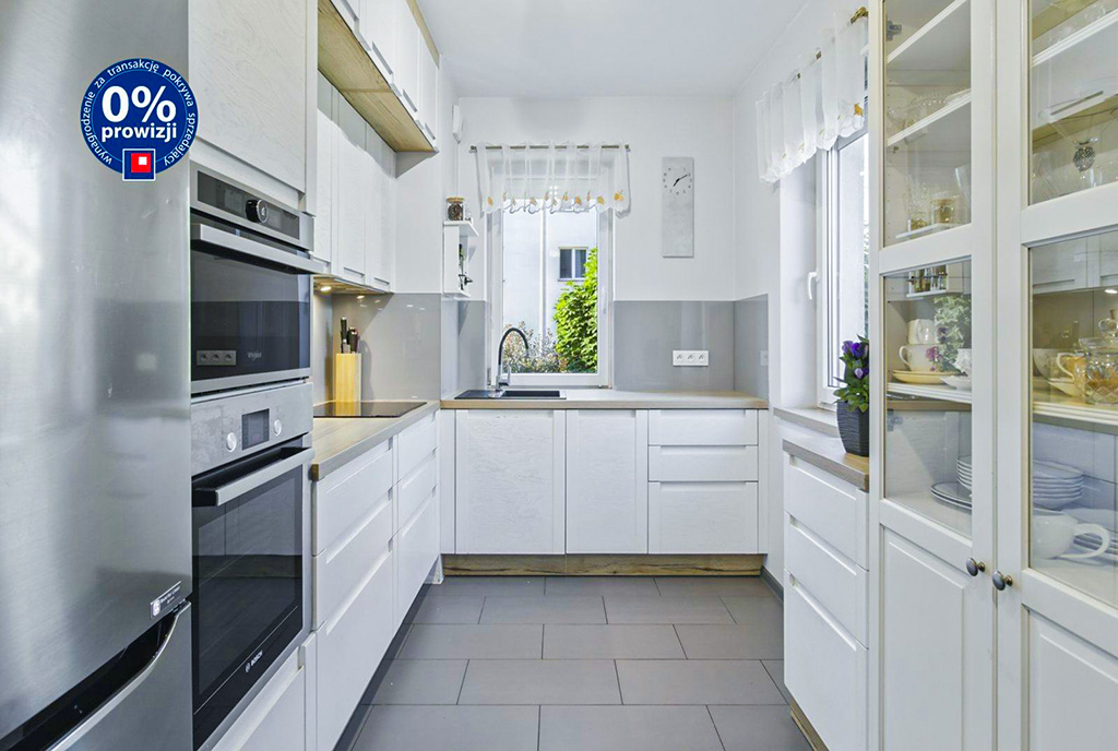 imponująca kuchnia w luksusowym apartamencie na sprzedaż Warszawa (okolice)