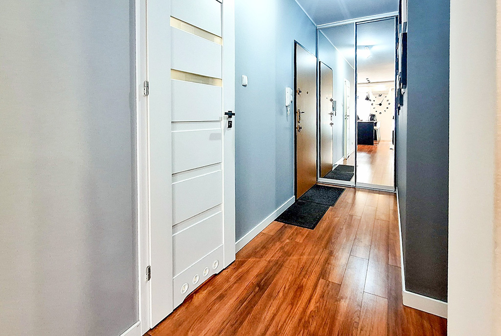 fragment korytarza w ekskluzywnym apartamencie na sprzedaż Gdańsk