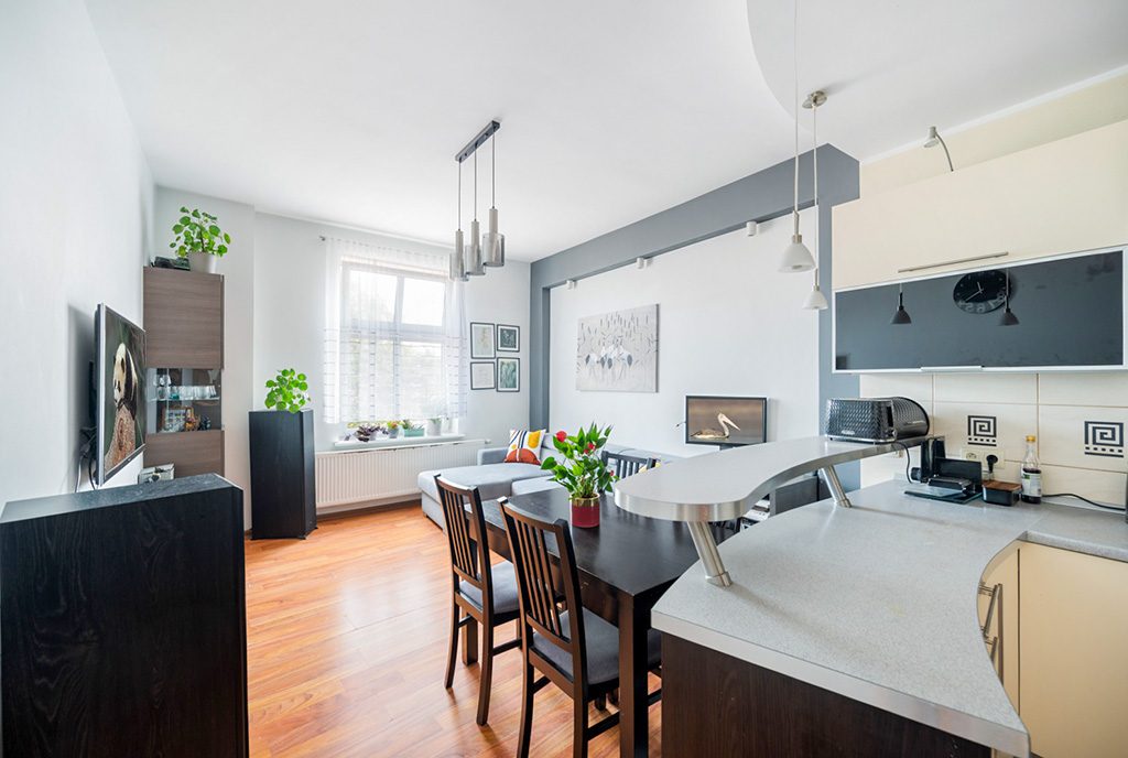 okazały salon w ekskluzywnym apartamencie do sprzedaży Gdańsk