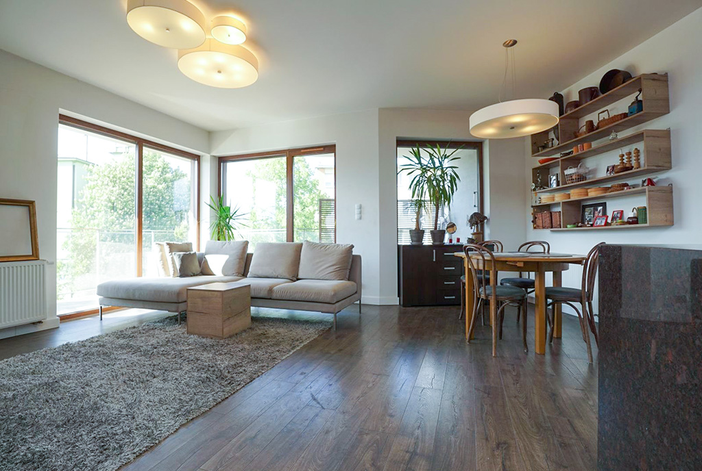 jasne iwidne wnętrze luksusowego apartamentu na sprzedaż Piotrków Trybunalski