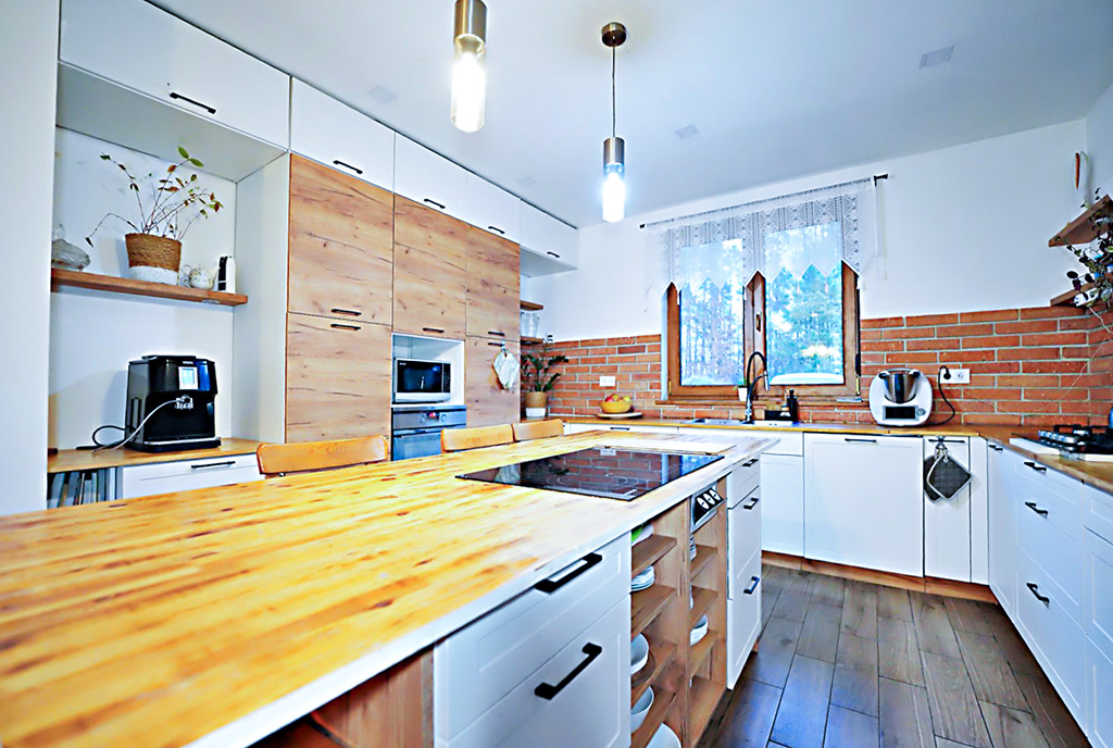 zadbana kuchnia w luksusowym domu na sprzedaż Gorzów Wielkopolski okolice