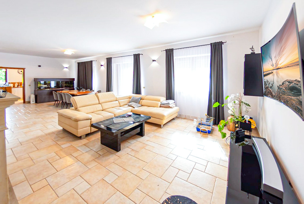 wytworny salon w ekskluzywnej willi do sprzedaży Bielsko-Biała okolice