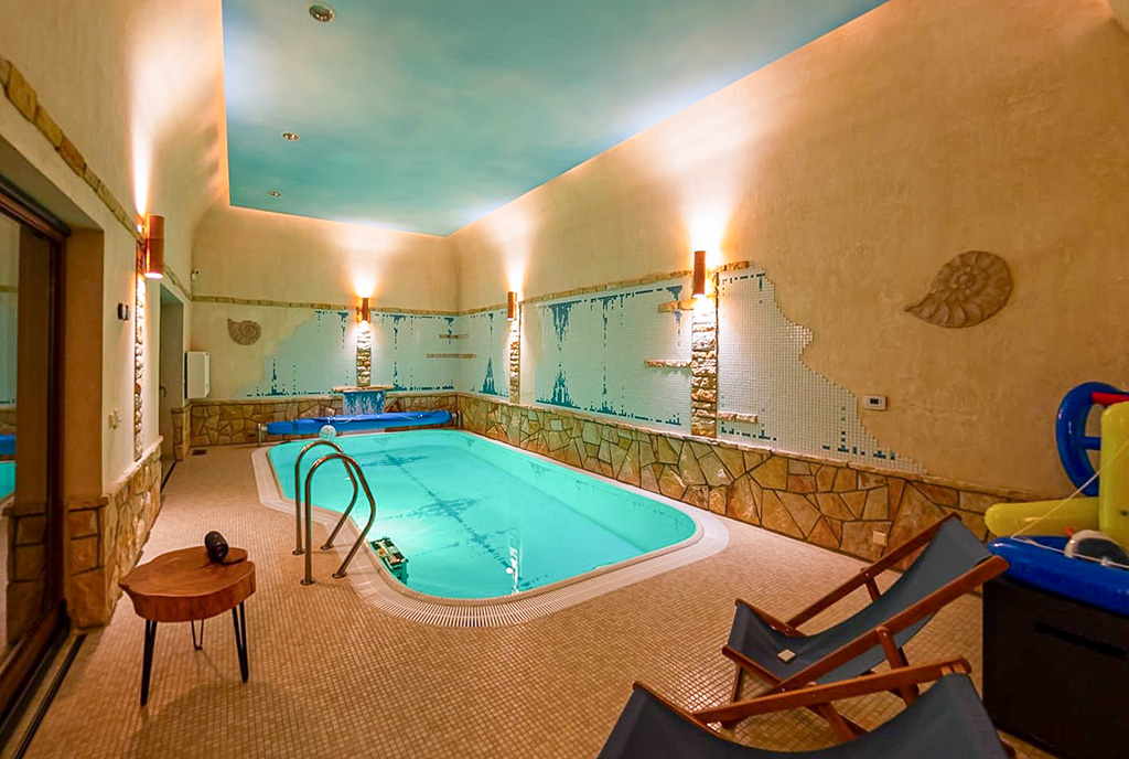 prywatny basen w ekskluzywnej willi na sprzedaż Bielsko-Biała okolice