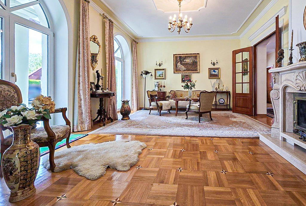 wytworny pokój dzienny w ekskluzywnej willi do sprzedaży Bielsko-Biała (okolice)