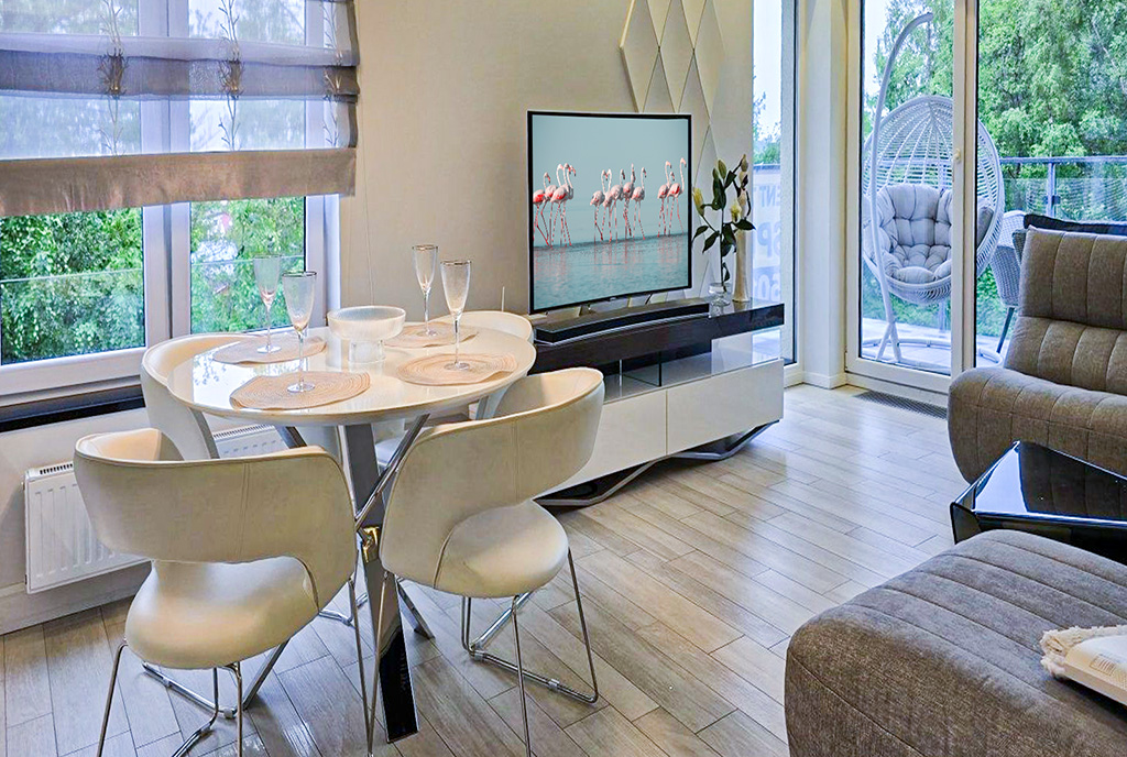 elegancki salon w ekskluzywnym apartamencie do sprzedaży Kołobrzeg