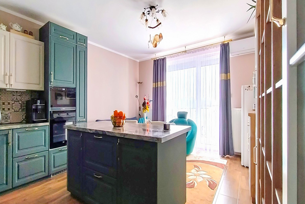 kameralny salon w ekskluzywnym apartamencie do sprzedaży Legnica okolice