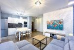 imponujący salon w ekskluzywnym apartamencie do sprzedaży Wrocław (okolice)