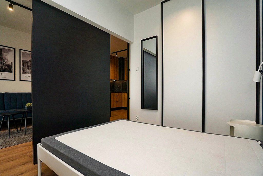 na zdjęciu sypialnia w ekskluzywnym apartamencie na wynajem Piotrków Trybunalski