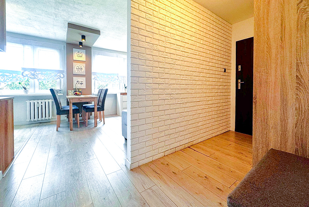 widok na korytarz w luksusowym apartamencie do wynajmu Katowice (okolice)