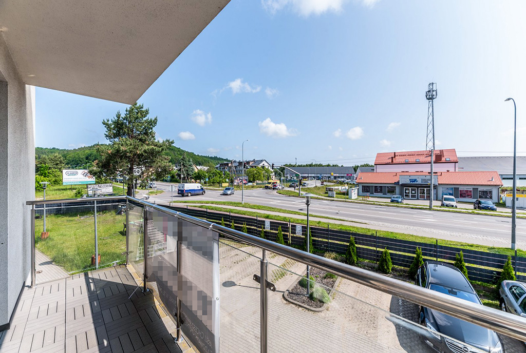 iponujący balkon przy ekskluzywnym apartamencie na sprzedaż Gdynia okolice