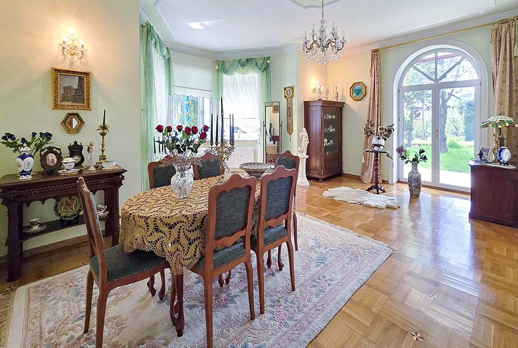 zbliżenie na jadalnię w ekskluzywnej willi na sprzedaż Bielsko-Biała okolice