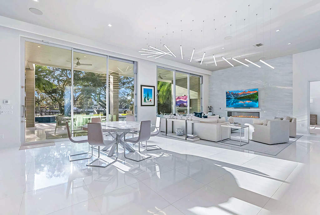 imponujacy pokój dzienny w luksusowej willi na sprzedaż Florida Stany Zjednoczone Ameryki