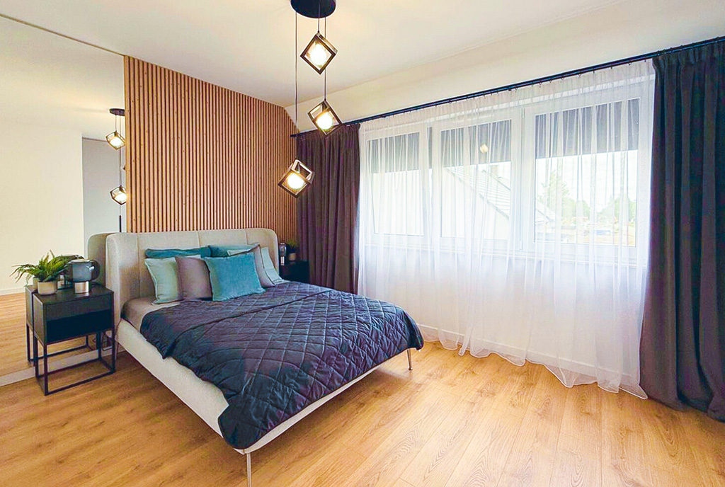 na zdjęciu sypialnia w ekskluzywnej willi na sprzedaż Opole okolice