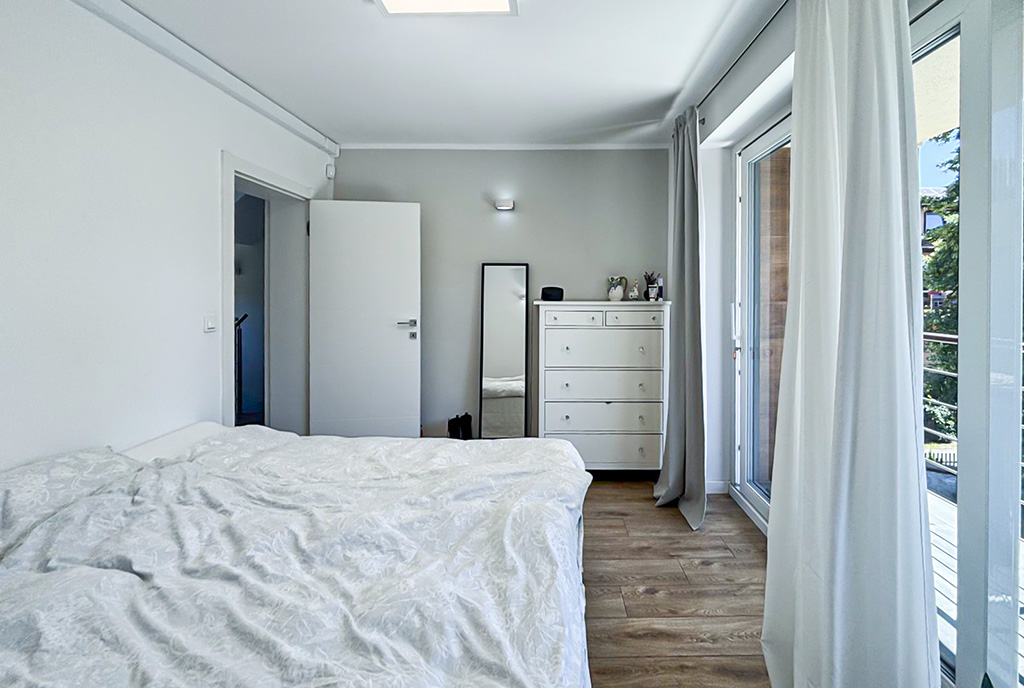 atrakcyjna sypialnia w ekskluzywnej willi na wynajem Szczecin