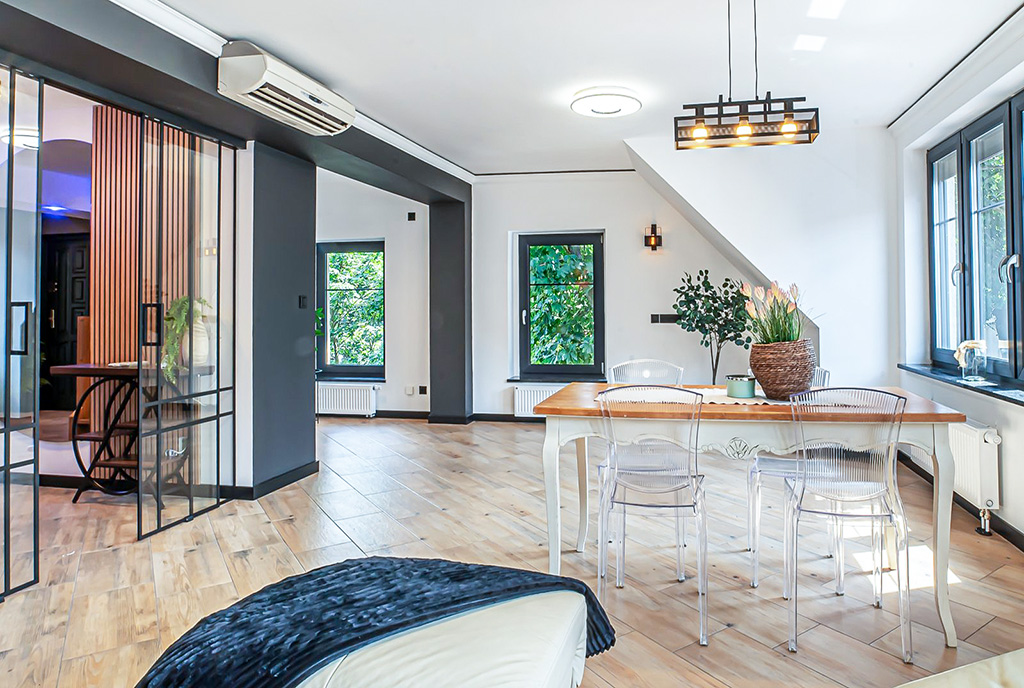 elegancki salon w ekskluzywnym apartamencie do sprzedaży Bolesławiec