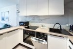 fragment kuchni w luksusowym apartamencie na wynajem Szczecin