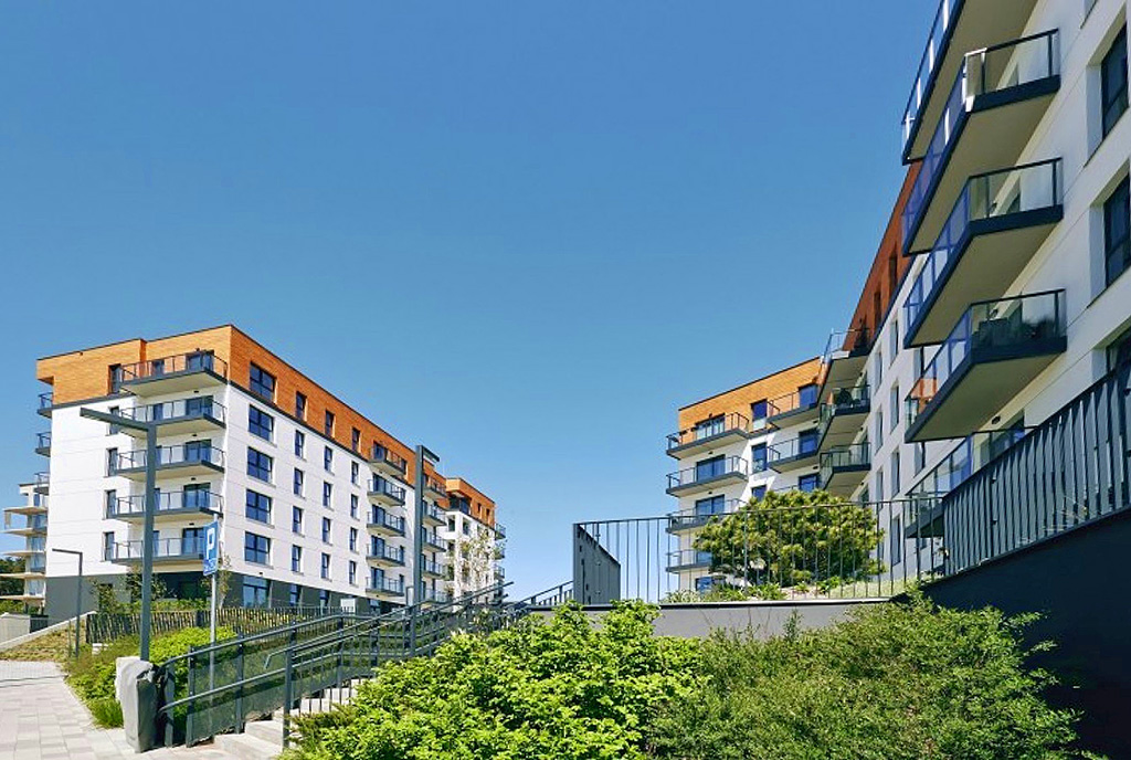 widok na osiedle, gzdie znajduje się oferowany na sprzedaż ekskluzywny apartament Gdynia
