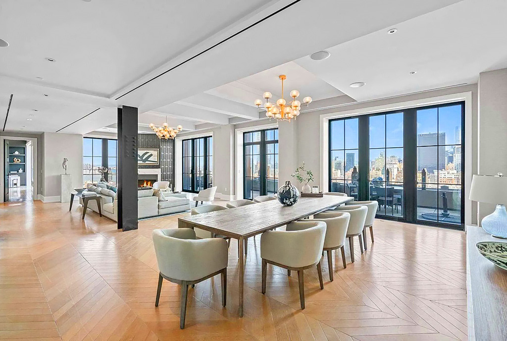 słoneczne wnętrze luksusowego apartamentu na sprzedaż New York Stany Zjednoczone Ameryki
