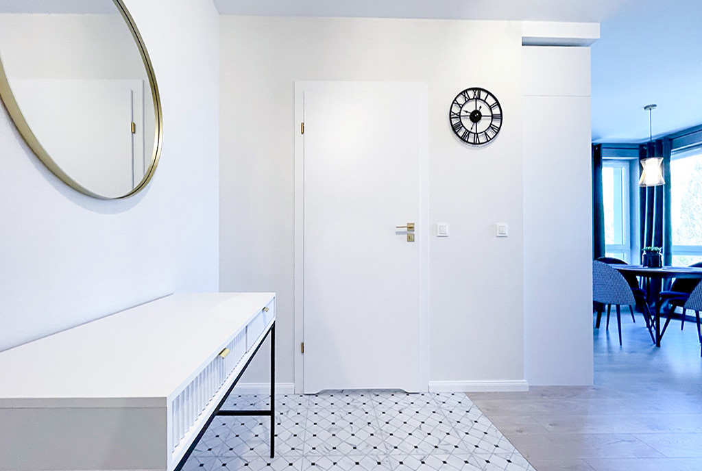 na zdjęciu korytarz w ekskluzywnym apartamencie na wynajem Gorzów Wielkopolski