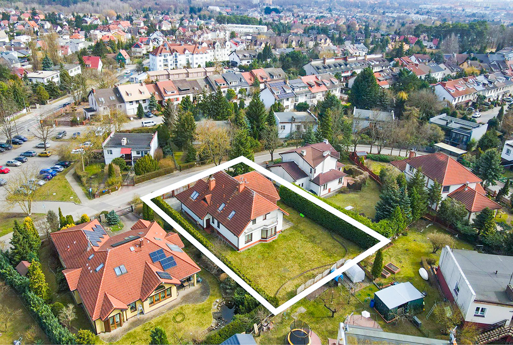 atrakcyjna okolica, gdzie znajduje się ekskluzywna willa na sprzedaż Szczecin (okolice)