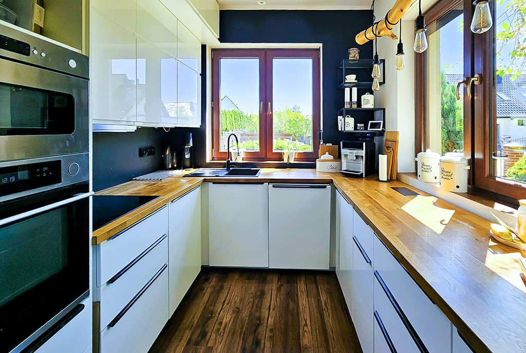 fragmnt kuchni w ekskluzywnej willi na sprzedaż Wrocław (okolice)