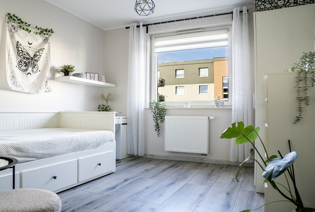 jeden z pokoi w ekskluzywnym apartamencie na sprzedaż Gdynia okolice