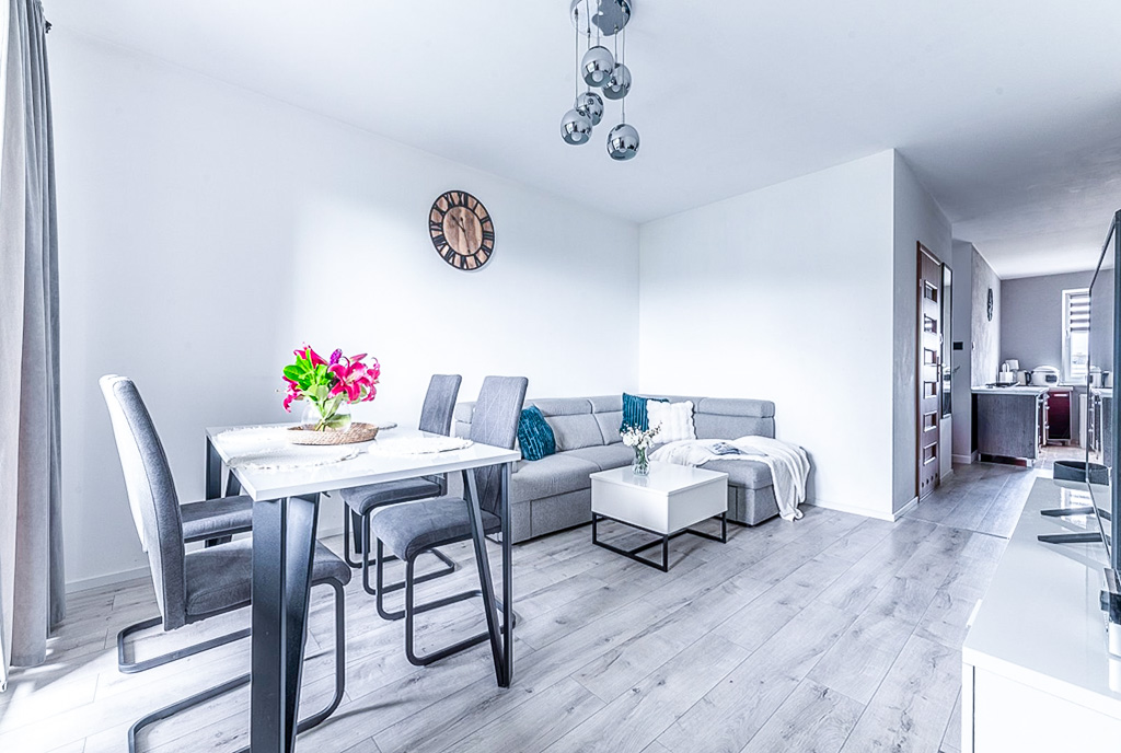 imponujacy salon w ekskluzywnym apartamencie do sprzedaży Gdynia (okolice)