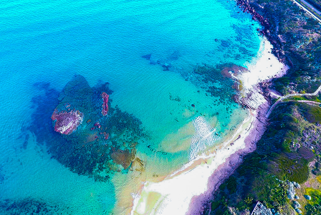 nadmorska lokalizacja ekskluzywnego apartamentu na sprzedaż Włochy (Lu Bagnu)