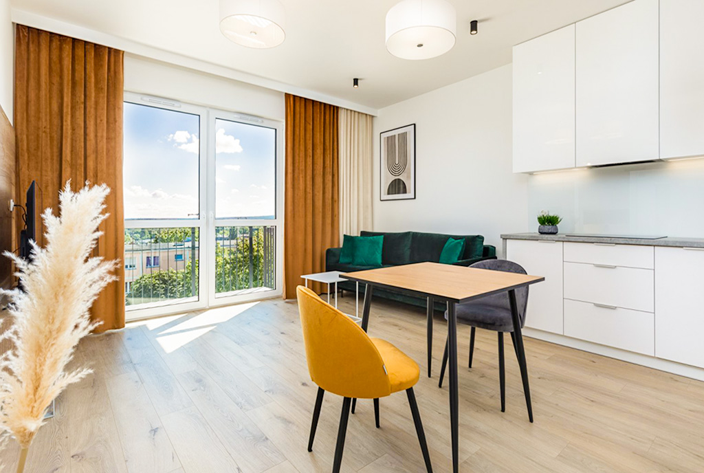 elegancki salon w ekskluzywnym apartamencie do wynajęcia Szczecin