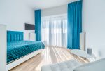 jeden z pokoi w luksusowym apartamencie do wynajmu Szczecin