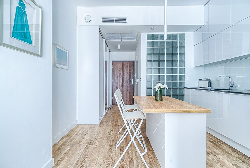 fantastyczna kuichnia w bieli w ekskluzywnym apartamencie na wynajem Szczecin