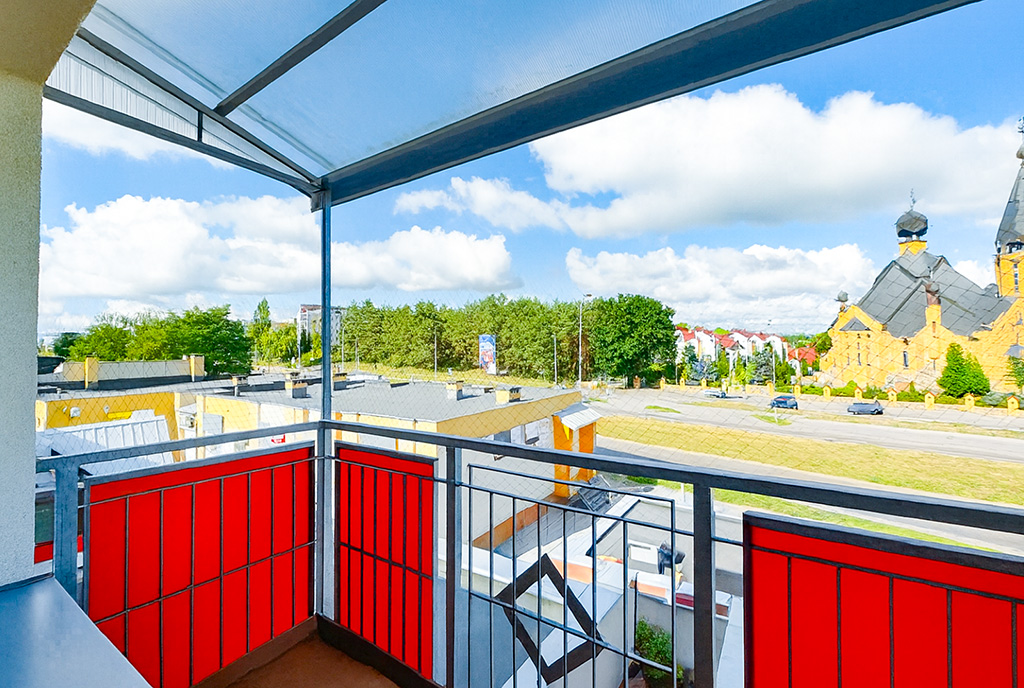 słoneczny balkon przy ekskluzywnym apartamencie na sprzedaż Białystok