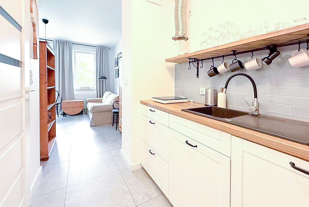 fragment kuchni w luksusowym apartamencie na sprzedaż Gdynia (okolice)