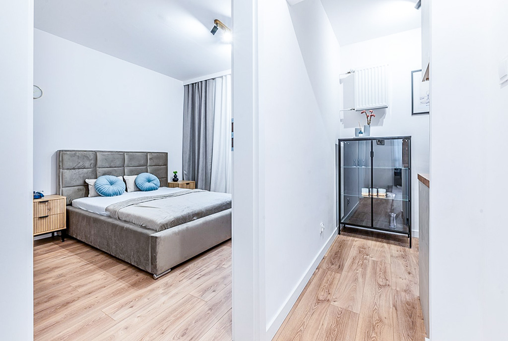 przemyślany rozkład pomieszczeń w luksusowym apartamencie na sprzedaż nad morzem