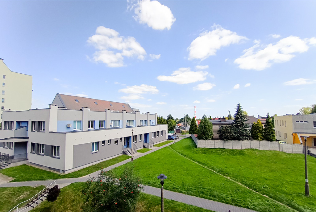 widok na apartamentowiec, w którym znajduje się oferowany na sprzedaż luksusowy apartament Katowice okolice