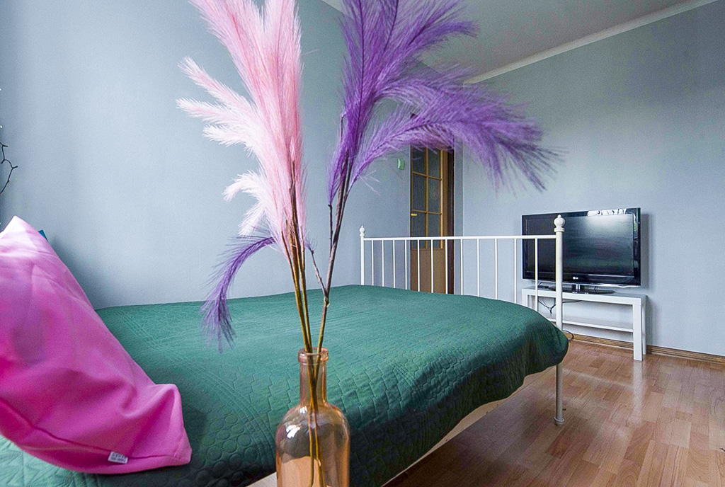 wytworna sypialnia w luksusowym apartamencie na sprzedaż Katowice (okolice)
