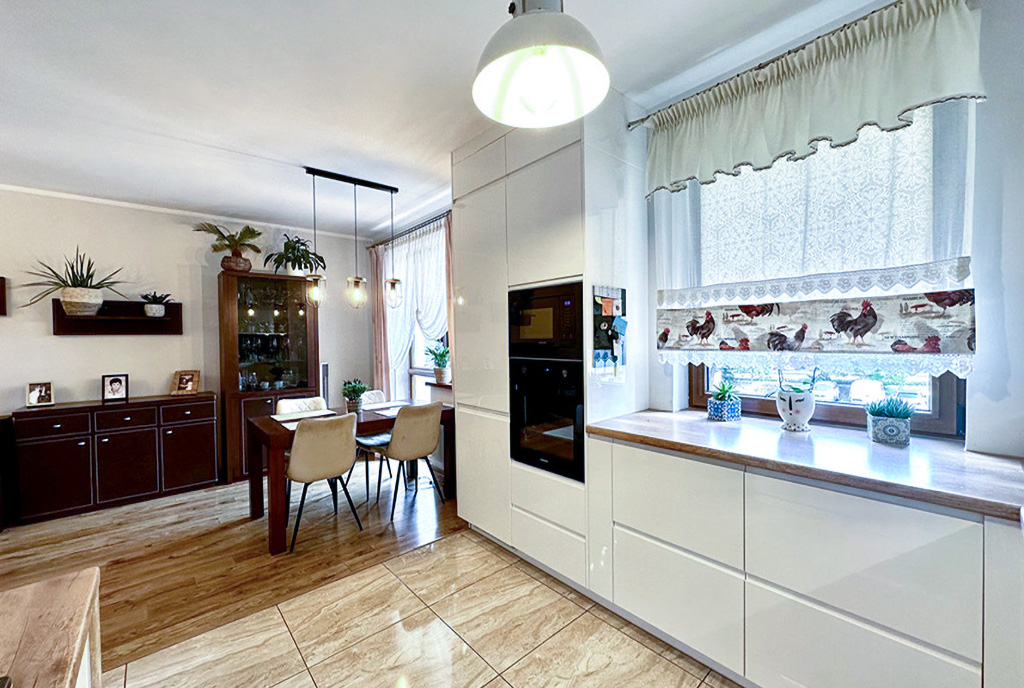imponujący aneks kuchenny w luksusowym apartamencie na sprzedaż Wrocław okolice
