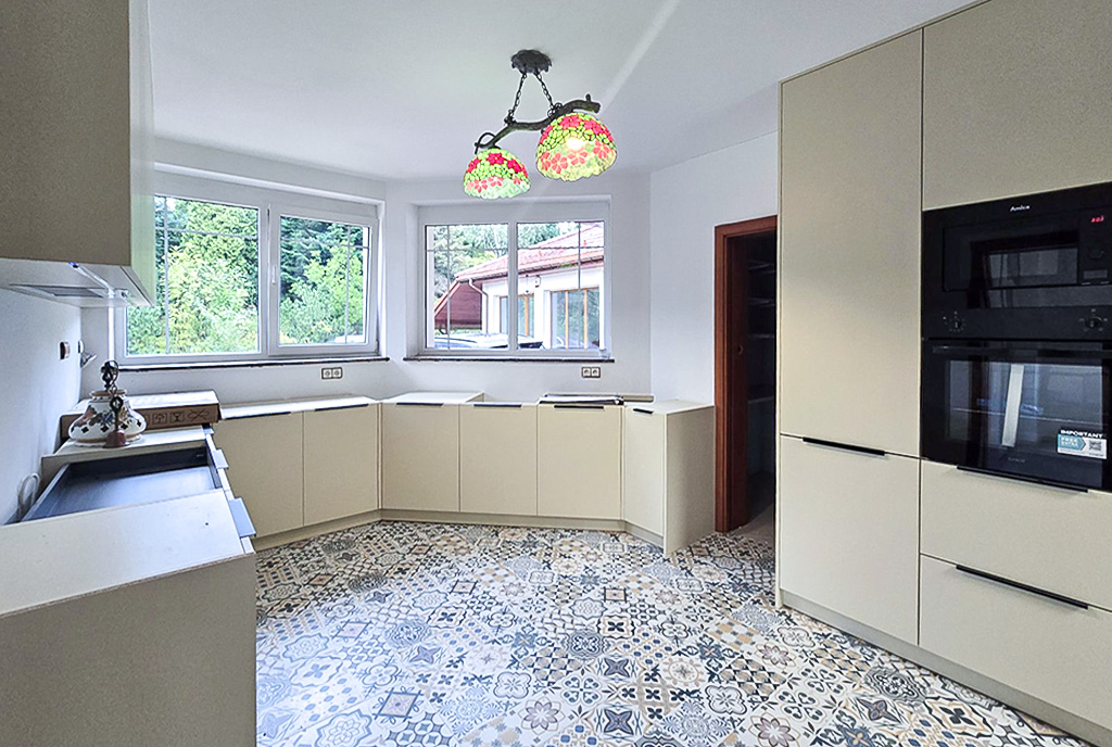 fragment kuchni w ekskluzywnej willi na sprzedaż Bielsko-Biała