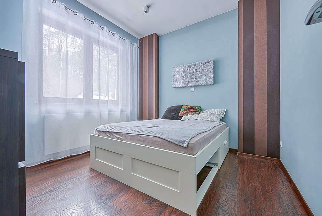 zbliżenie na sypialnię w ekskluzywnej willi na sprzedaż Kielce