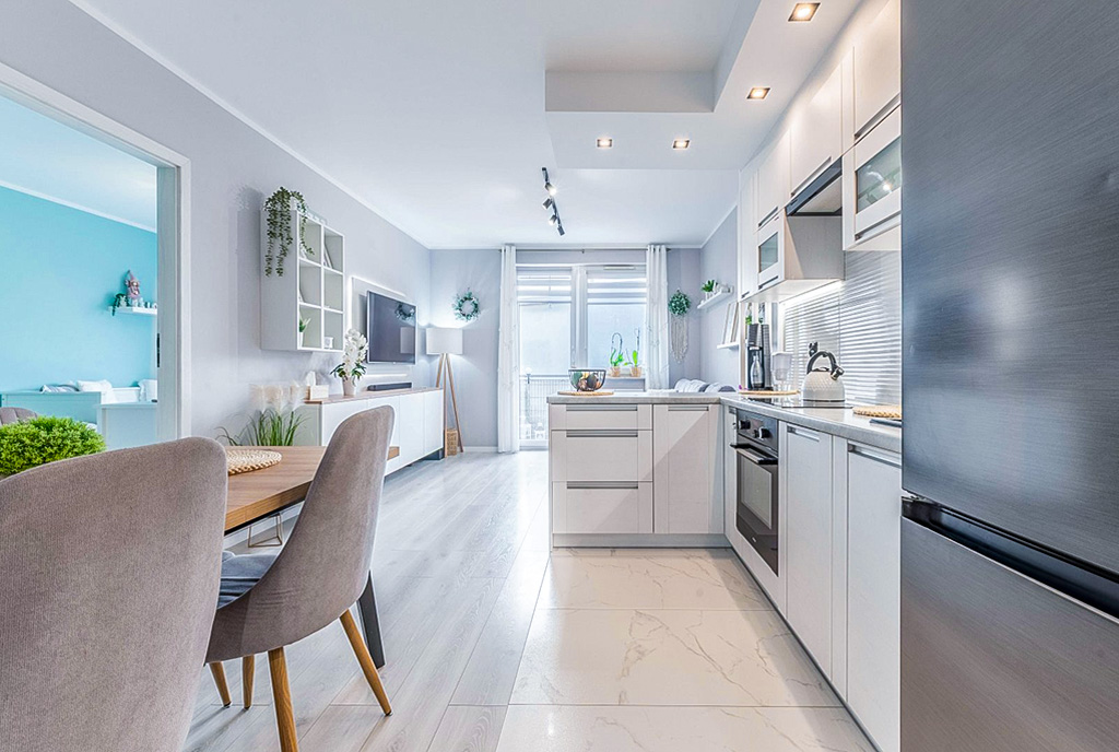 zadbana kuchnia w luksusowym apartamencie na sprzedaż Gdynia okolice